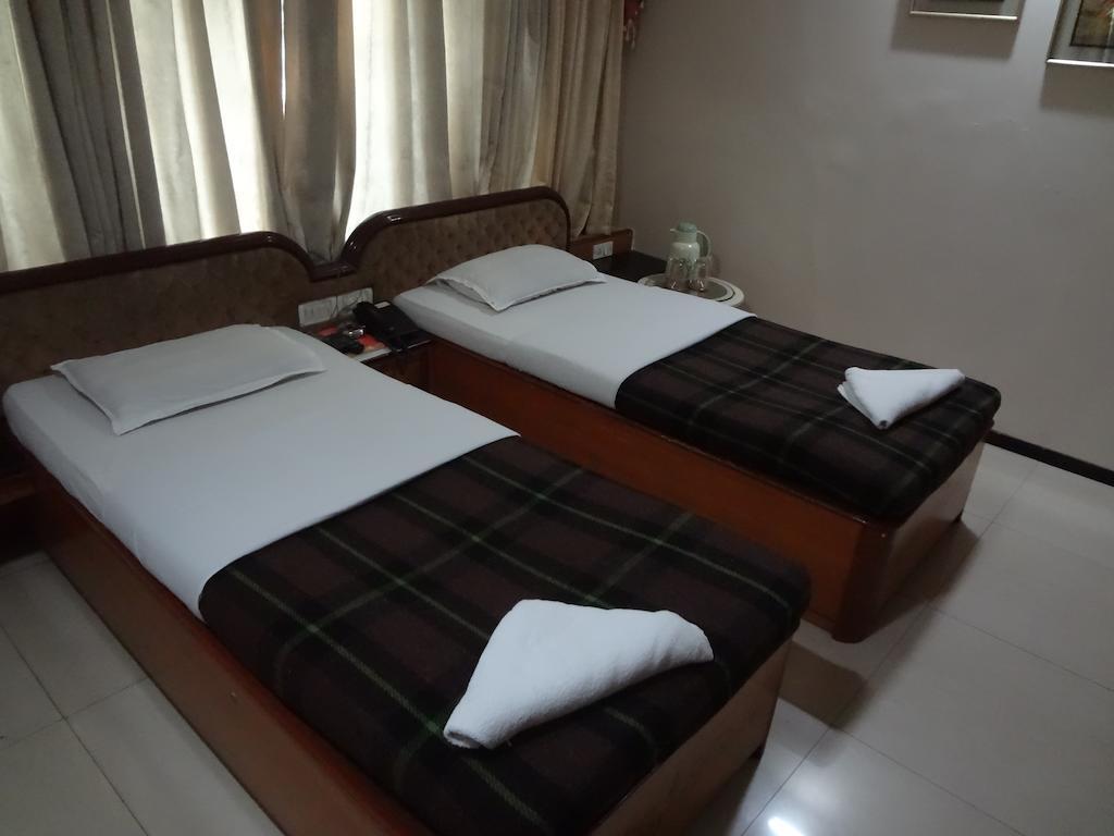 Hotel Ashwin Bombay Esterno foto