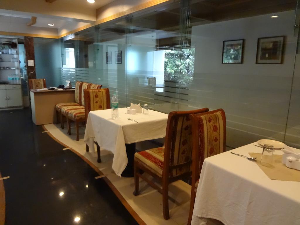 Hotel Ashwin Bombay Esterno foto