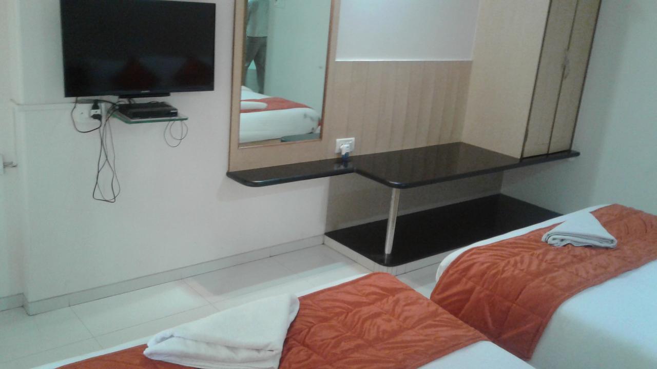 Hotel Ashwin Bombay Esterno foto